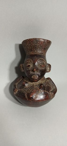 null Small terracotta pot MANGBETU, Democratic Republic of Congo, Circa 1950-1960,

Object...
