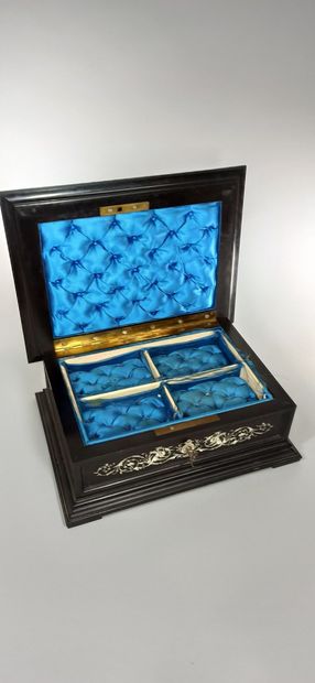 null Rectangular jewelry box in blackened molded wood decorated with inlays of foliage...