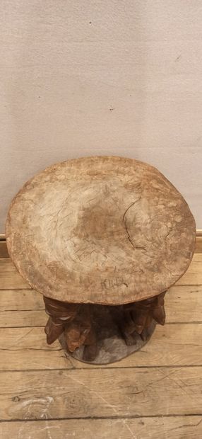 null Ceremonial stool

Nigeria

Wood

H. 64 cm, D. 43 cm