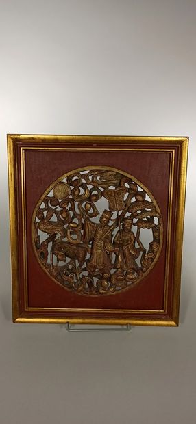 null Pair of polychrome wood panels, carved and openwork with decoration of dignitaries...