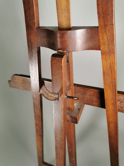null Wooden easel.

XIXth century

Height: 92 cm