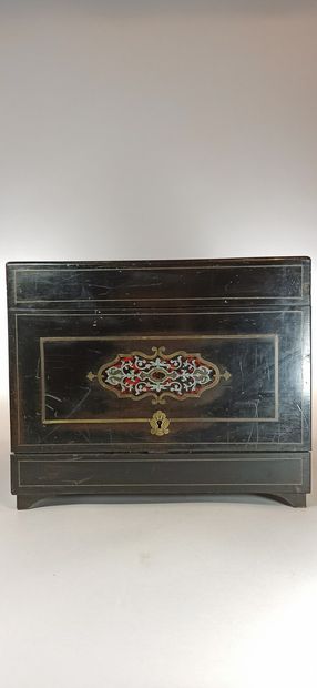 null Liquor box in blackened wood with tortoiseshell inlaid decoration and brass...
