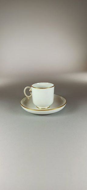 null MANUFACTURE DE SEVRES

Petite tasse et sa sous-tasse en porcelaine blanche au...