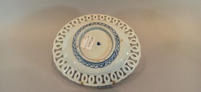 null IMARI 

Six porcelain dishes 

Diameter: 17 to 30 cm

Enamel lacks