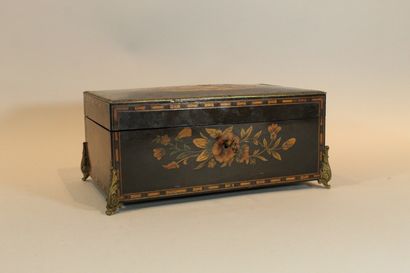 null Jewelry box made of wood and Niçoise marquetry, the lid decorated with a peasant...