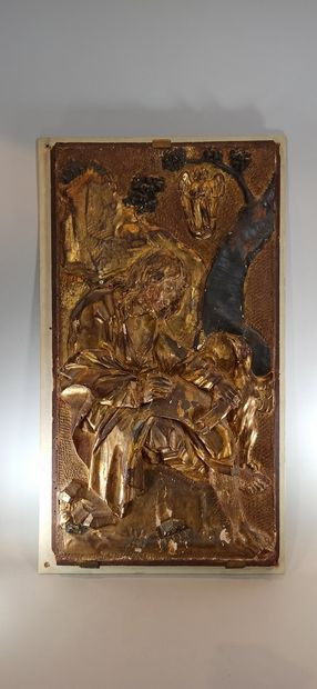 null Bas relief en bois sculpté et doré figurant Saint Jean l'Evangéliste.

H.: 69...