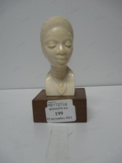 null Jeune africaine, sculpture en ivoire