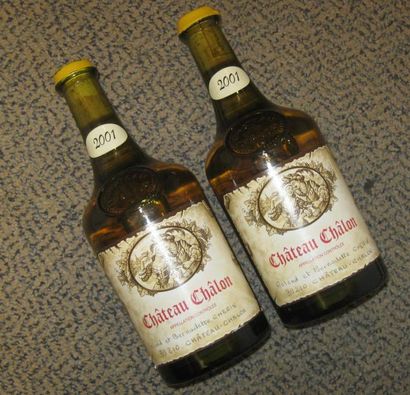 null CHÂTEAU CHALON Deux bouteilles, 2001.