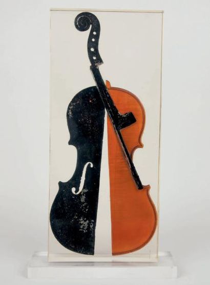 Fernandez ARMAN Danse de feu, 1997 Inclusion d'éléments de violon en partie calcinés...