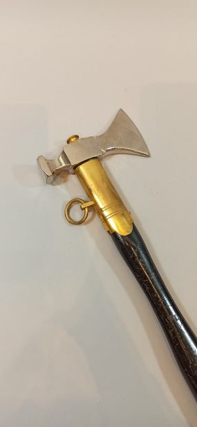null Parade axe with its brelage leather to wear during parades.

Length: 57 cm