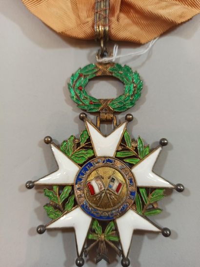 null Croix de Commandeur de la Légion d'Honneur

Métal doré

Epoque IIIeme République...