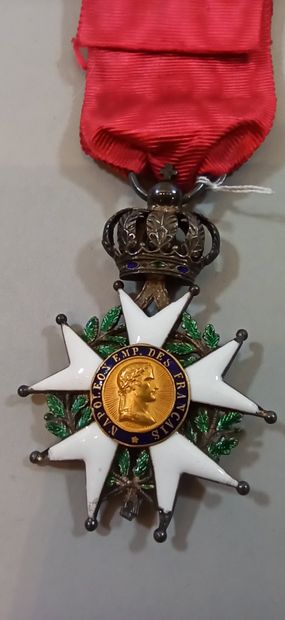 null Croix de Chevalier de la Légion d'Honneur.

Argent. Ruban .

Epoque Présidence

Poinçon...