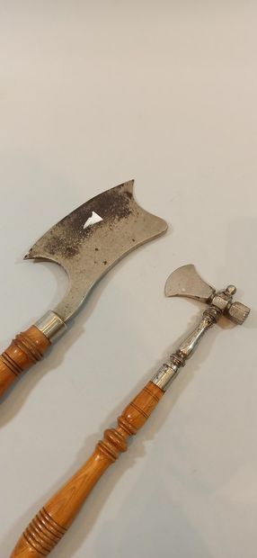  Lot including 1 sugar axe and 1 chopper.