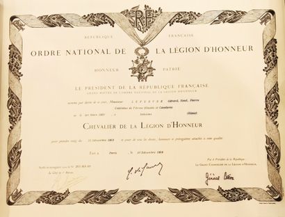 null Lot de 4 diplômes dont 1 de l'Ordre de l'Etoile Noire (encadré), 2 de Chevalier...
