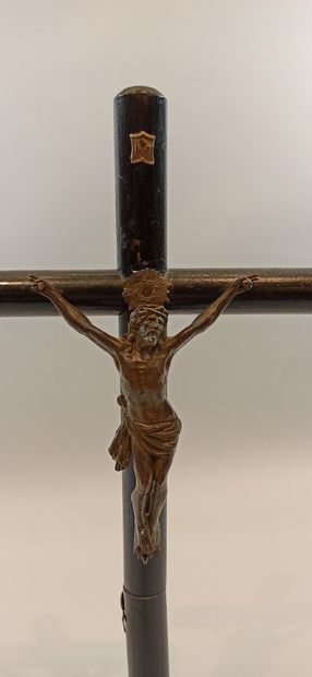 null Black wooden crucifix concealing a dagger.

Height: 42 cm