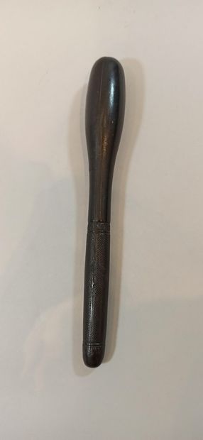  Matraque française en caoutchouc, 
Long.: 25 cm