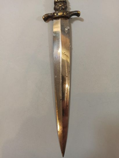 null Small romantic dagger featuring a medieval character, without scabbard, 

Length:...