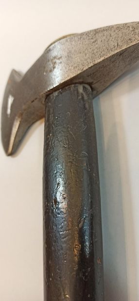 null Military axe from the 19th century.

Length: 48 cm