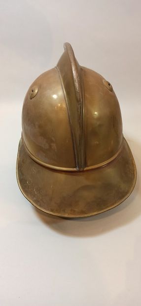 null LOT including:

- German fireman's helmet, city of NASSAU

- Resin firefighter's...
