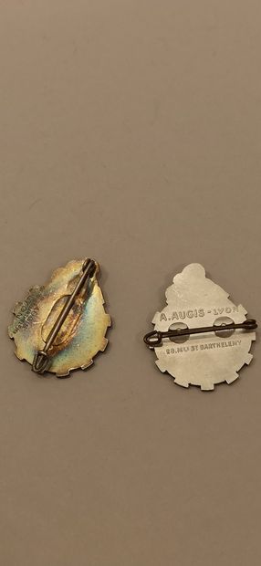 null Two 12 G.E.R.D.B. badges.

12th Armored Division Repair Squadron Group 

A....