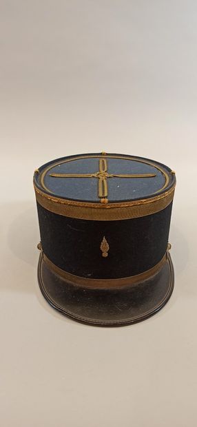 null Lot of 6 French kepi of artillery, gendarmerie or infantry officers from the...