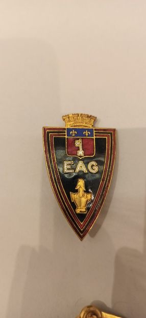 null Four regimental Genius badges:

5th Drago Paris regiment, homologation H.212,...