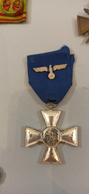 null Souvenirs d’un maréchal des logis du 2e G.R.C.A comprenant : une croix de guerre...