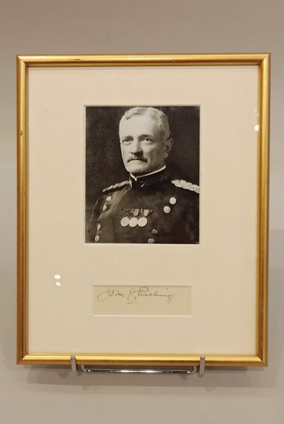 « Général Pershing, général Chaffee, Bénito...