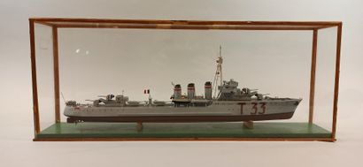 null Maquette en bois peint du torpilleur Typhon de la Marine Nationale, lancé en...
