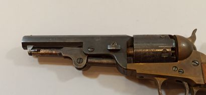 null Révolver à poudre noire CAL 38 Modèle Colt NAVY 1851. 

Carcasse bronze et barillet...