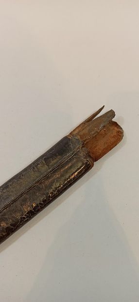 null Sabre briquet Modèle AN XI

Lame marquée Manuf. Imp. du Klingenthal Janvier...