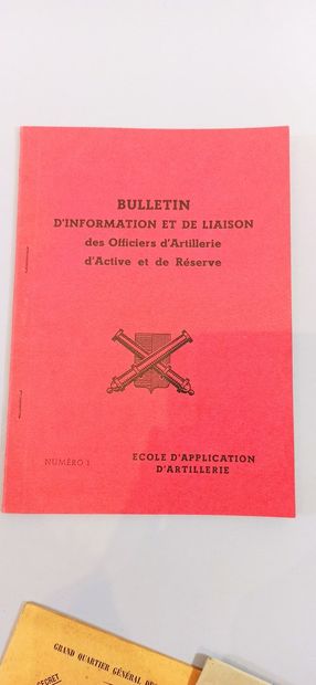 null Lot de 10 manuels d’instruction pour officier d’Artillerie, des années 1916...