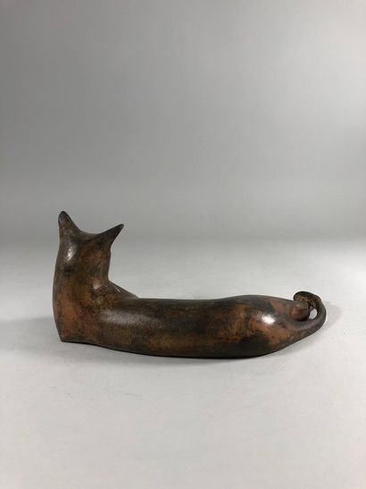 null CHENET Pierre, 20th century

Lying cat

bronze with shaded reddish brown patina,...