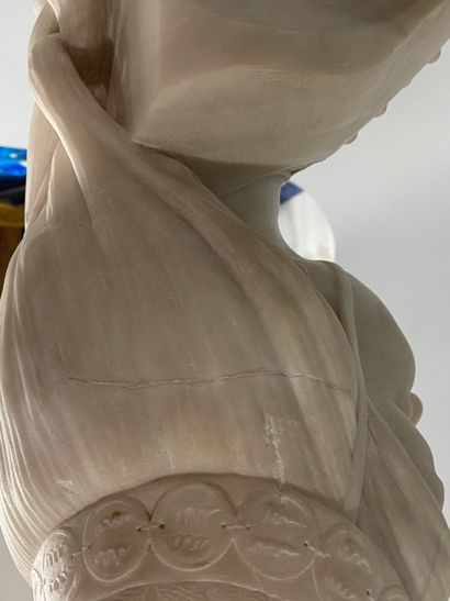 null VAQUÉ, 19th century

Young Oriental woman, 1893

bust in white marble slightly...