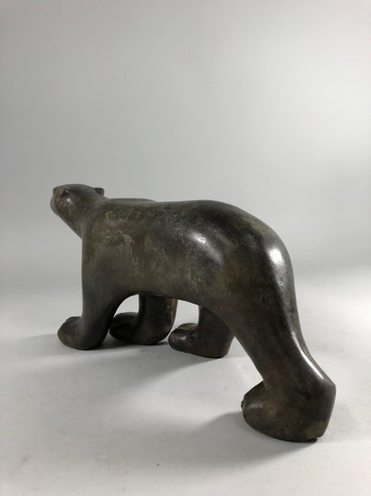 null CHENET Pierre, 20th century

Bear on the move

bronze with brown-green patina...