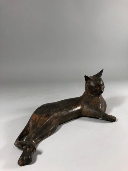 null CHENET Pierre, 20th century

Lying cat

bronze with shaded reddish brown patina,...