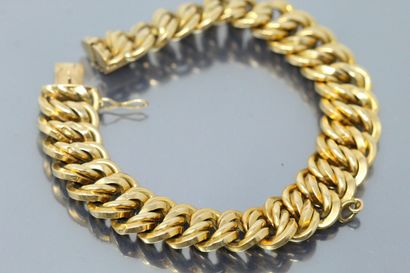 null 18k (750) yellow gold bracelet with american mesh. 

Jeweller's hallmark: Atelier...