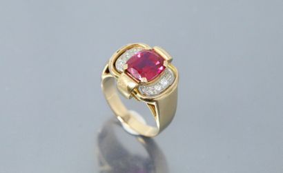 18k (750) yellow gold ring set with a synthetic...