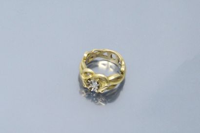 null Openwork ring setting in 18k (750) yellow and white gold formed of two snake...