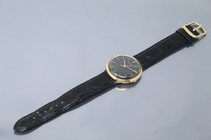 null JAEGER-LECOULTRE

Montre bracelet d'homme, boîtier en or jaune 18k (750), cadran...