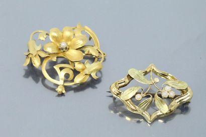 Set of two 18k (750) yellow gold openwork...