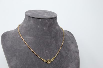 null Collier en or jaune 18k (750), à mailles Jaseron, une rosace en son centre.



Tour...