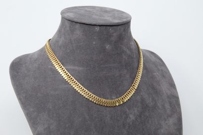 null Collier en or jaune 18k (750) à maille articulée. 

Tour de cou : 42.5 cm. -...