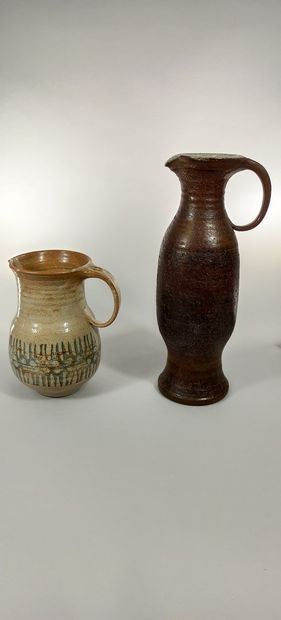 null VOLKOFF Voldemar (1932 - 2007)

Set of two pitchers.

Earth from Vallauris and...