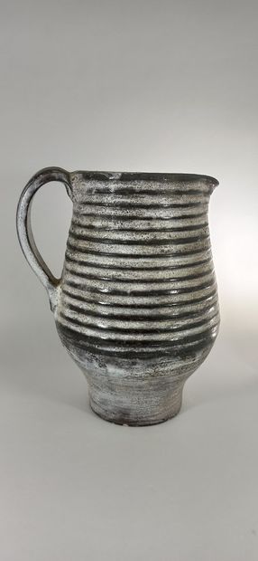 null POUCHAIN Jacques (born in 1925)

DIEULEFIT - Workshop

Pitcher.

White earth,...