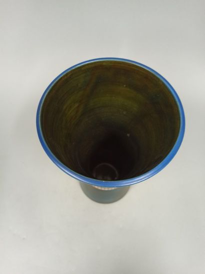 null MAUREL René (1910-1986)

Blue shaded earthenware diabolo vase with a frieze...