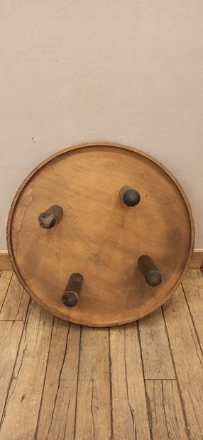 null CAPRON Roger (1922 - 2006)

Table basse ronde.

Piètement bois à décor de garigue.

Haut....