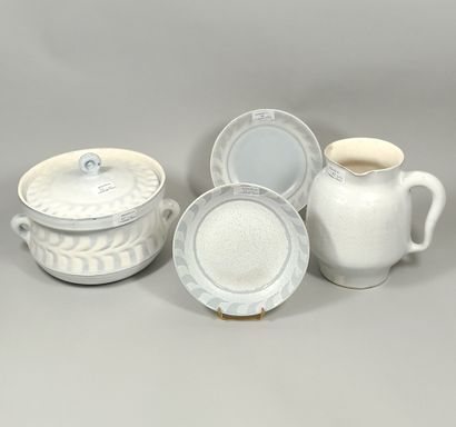 null CAPRON Roger (1922 - 2006)

Lot of four pieces from 1961:

Soup tureen - Pitcher...