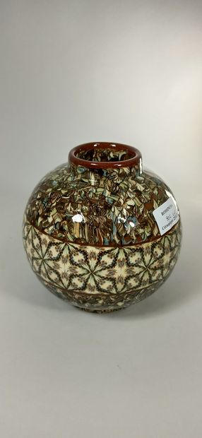 null GERBINO Jean (1876-1966),

Deux vases de forme boule pouvant former une paire

Mosaïque...