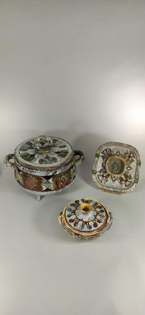 null KOHLER Fernande (20th century)



Set of 3 pieces with geometric decoration...